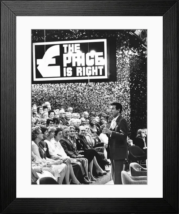 Framed Print : Leslie Crowther actor and TV presenter hosting the game show The Price is Right Framed Print : Leslie Crowther actor and TV presenter hosting the game show The Price is Right