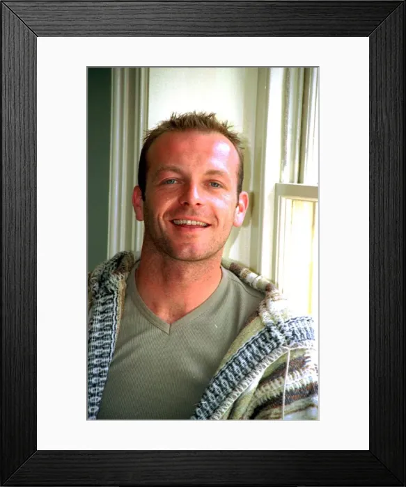 Framed Print : Hugo Speer Full Monty actor in Soho London June 1998 Framed Print : Hugo Speer Full Monty actor in Soho London June 1998
