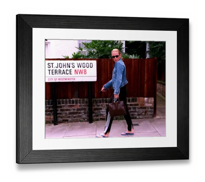 Framed Print : Patsy Kensit actress July 1997 leaving her home in St Johns Wood London Framed Print : Patsy Kensit actress July 1997 leaving her home in St Johns Wood London