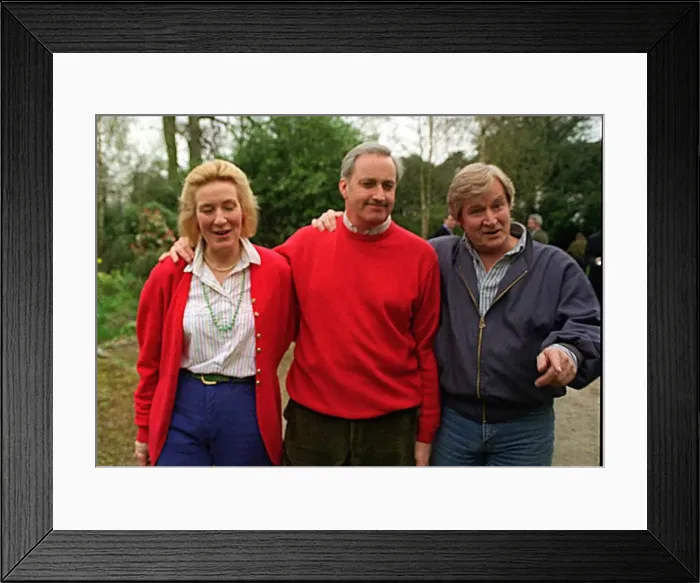 Framed Print : Neil Hamilton the Conservative MP at the centre of a cash for questions Framed Print : Neil Hamilton the Conservative MP at the centre of a cash for questions