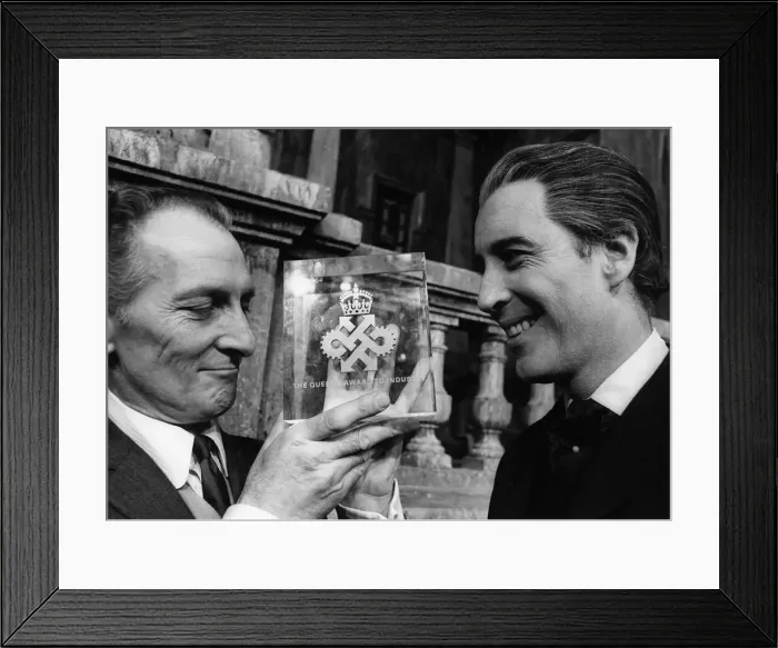 Framed Print : Peter Cushing actor (L) with Queens Award for Industry awarded to Hammer Films with