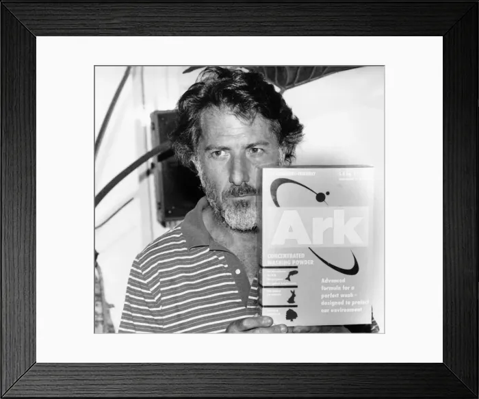 Framed Print : Dustin Hoffman actor promoting eco friendly product. May 1989 Framed Print : Dustin Hoffman actor promoting eco friendly product. May 1989