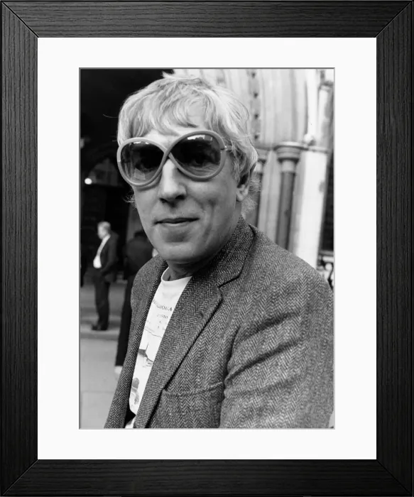 Framed Print : Peter Cook comedian actor outside law courts, October 1986 Framed Print : Peter Cook comedian actor outside law courts, October 1986
