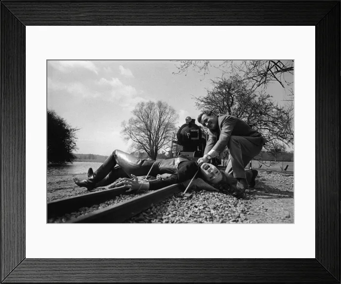 Framed Print : The Avengers television programme 1965 Diana Rigg and Patrick MacNee Framed Print : The Avengers television programme 1965 Diana Rigg and Patrick MacNee
