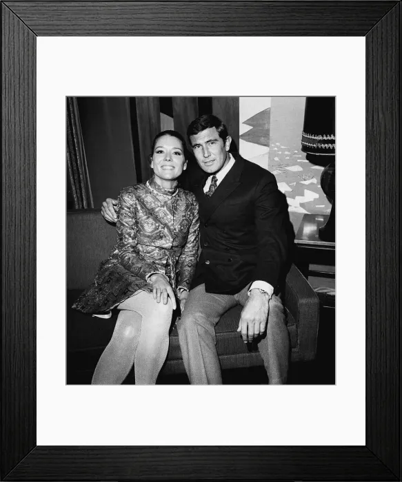 Framed Print : Film On Her Majestys Secret Service 1968 George Lazenby as James Bond