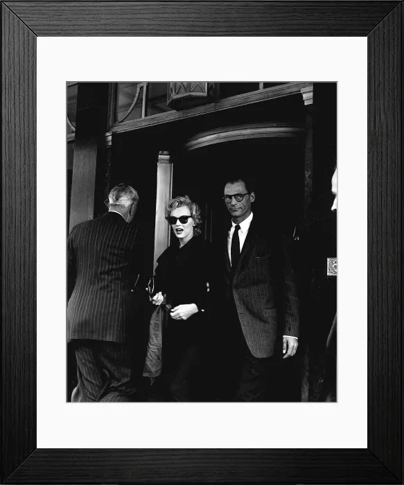 Framed Print : Marilyn Monroe and husband Arthur Miller leave their London hotel after an interview Framed Print : Marilyn Monroe and husband Arthur Miller leave their London hotel after an interview