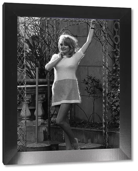 Actress Elaine Taylor 1969