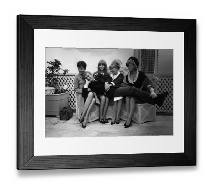 Framed Print : Michael Caine actor Jul 1965 with other members of the cast of Alfie: Vivien Merchant Framed Print : Michael Caine actor Jul 1965 with other members of the cast of Alfie: Vivien Merchant