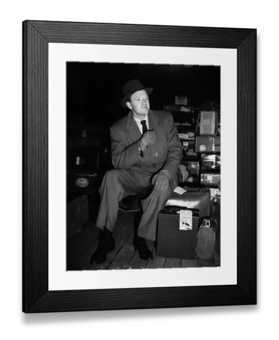 Framed Print : Actor Van Heflin arrives in Portsmouth on the French Liner Ile De France Framed Print : Actor Van Heflin arrives in Portsmouth on the French Liner Ile De France