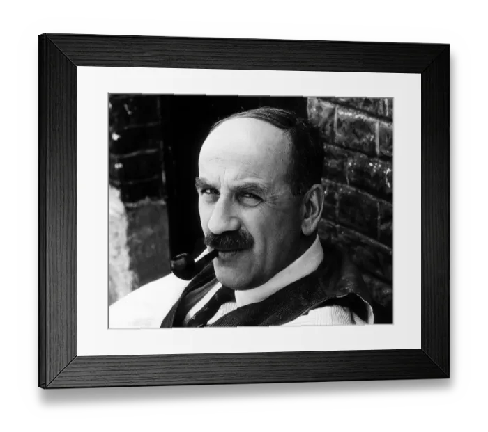 Framed Print : Warren Mitchell Actor as Alf Garnet - July 1968 in the TV programme Till