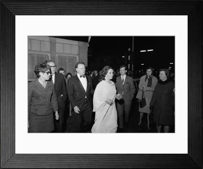 Framed Print : Richard Burton and Elizabeth Taylor 1968 Framed Print : Richard Burton and Elizabeth Taylor 1968