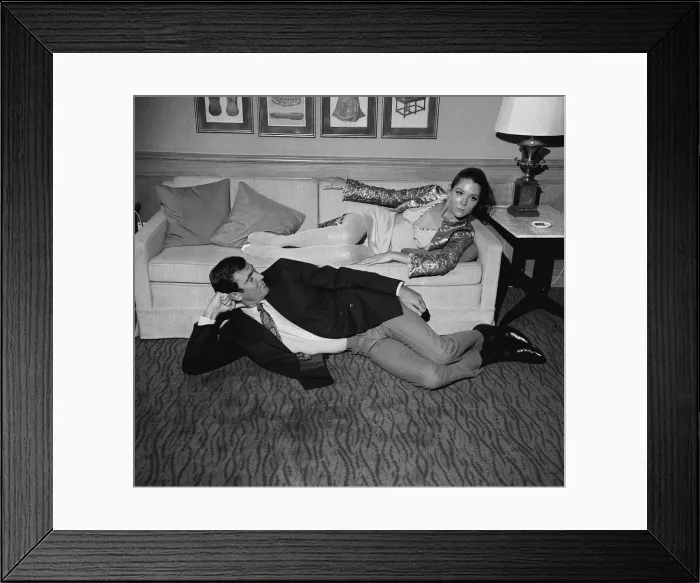 Framed Print : Film On Her Majestys Secret Service 1968 George Lazenby as James Bond