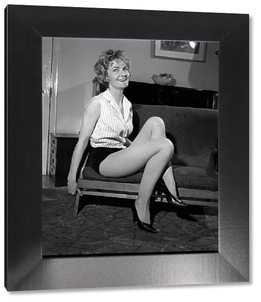 Sheila Hancock April 1961 Actress stiletto A©Mirrorpix