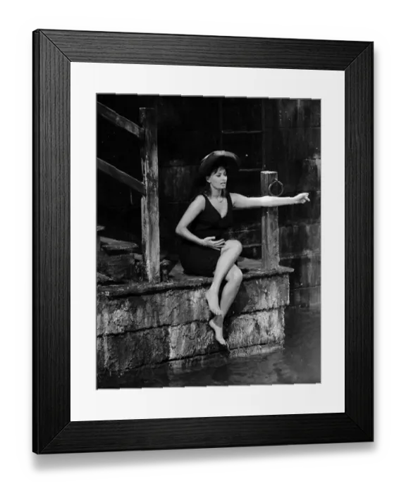 Framed Print : The filming of The Millionairess Film July 1960 Pictured Sophia Loren Italian