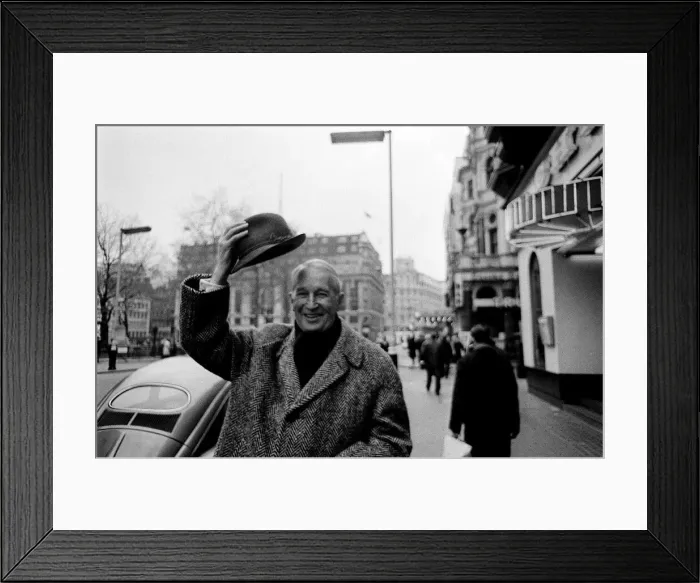 Framed Print : Maurice Chevalier Actor - Feb 1968 arrives for a Press Conference
