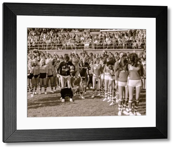 Framed Print : Thirty gorgeous girls took over from the heavy mob at the London Irish ground at Sunbury Framed Print : Thirty gorgeous girls took over from the heavy mob at the London Irish ground at Sunbury