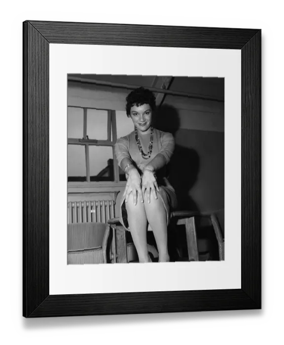 Framed Print : Singer Connie Francis at London Airport. 14th August 1958 Framed Print : Singer Connie Francis at London Airport. 14th August 1958