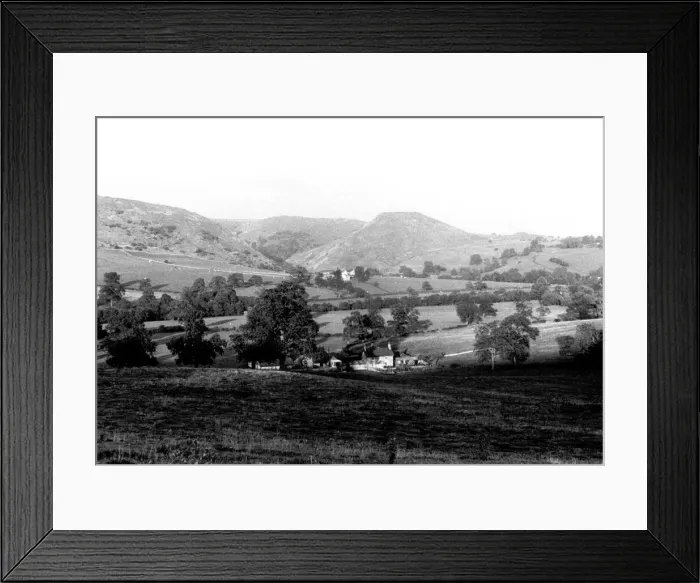 Framed Print : Dovedale lying betwen Bunster Hill (left) and Thorpe Cloud (right) in Derbyshire Framed Print : Dovedale lying betwen Bunster Hill (left) and Thorpe Cloud (right) in Derbyshire