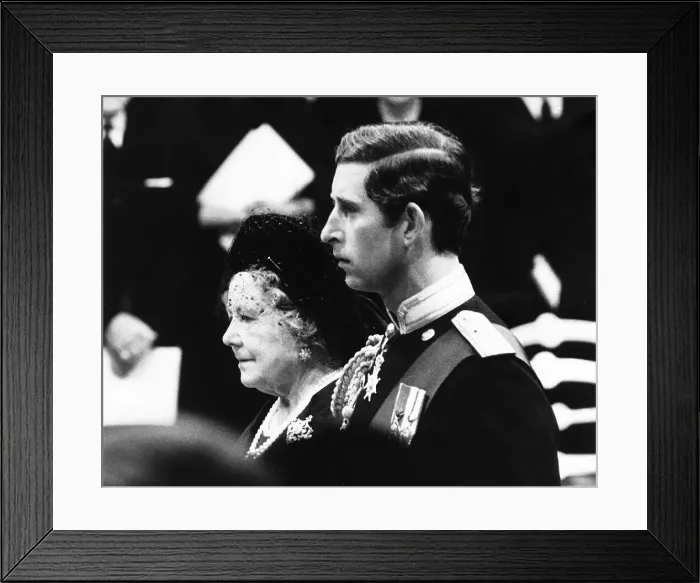 Framed Print : Queen Mother and Prince Charles at funeral of Lord Mountbatten held at Westminster Abbey Framed Print : Queen Mother and Prince Charles at funeral of Lord Mountbatten held at Westminster Abbey