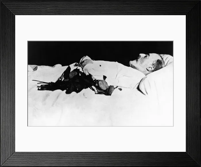 Framed Print : King Edward VII May 1910 laying in State at Westminister Hall Edward VII was