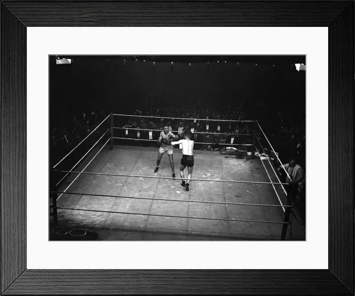 Framed Print : Boxing Jim Higgins V Pete Herman at Holland Park July 1921