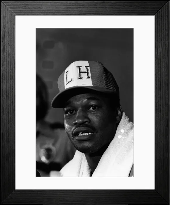 Framed Print : Boxing - Larry Holmes v Muhammad Ali ( Cassius Clay ) - 1980 Framed Print : Boxing - Larry Holmes v Muhammad Ali ( Cassius Clay ) - 1980