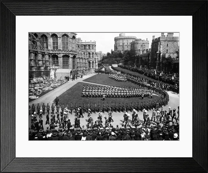 Framed Print : The funeral of King Edward VII May 1910 Edward died at Sandringham on May 6, 1910 Framed Print : The funeral of King Edward VII May 1910 Edward died at Sandringham on May 6, 1910