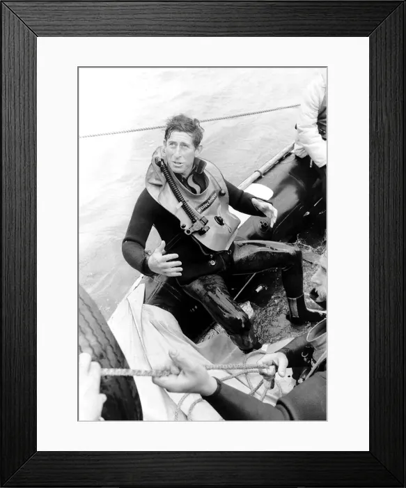 Framed Print : Prince of Wales diving in Solent in search of the Mary Rose which was a War Ship Framed Print : Prince of Wales diving in Solent in search of the Mary Rose which was a War Ship