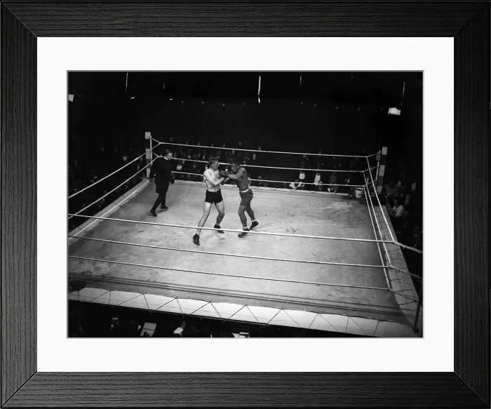 Framed Print : Boxing Wells V Beckett May 1920 Framed Print : Boxing Wells V Beckett May 1920