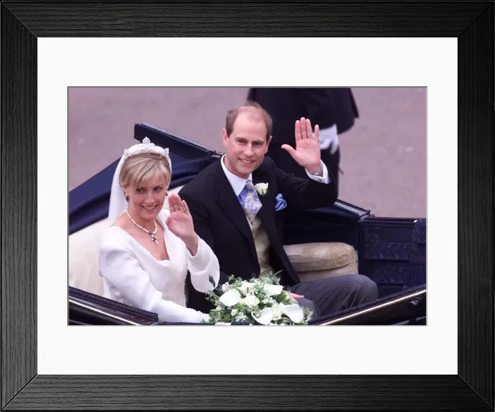Framed Print : Prince Edward and Sophie Rhys Jones waving after their wedding at Windsor June Framed Print : Prince Edward and Sophie Rhys Jones waving after their wedding at Windsor June