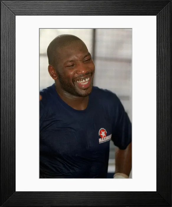 Framed Print : Julius Francis Boxing January 99 British Heavyweight Champion in gym Framed Print : Julius Francis Boxing January 99 British Heavyweight Champion in gym