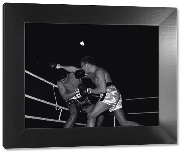 Boxers Billy Walker v Eduardo Corletti Boxing in 1965