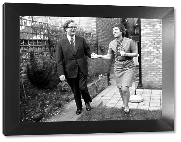Tory party Leadership Contestants. Sir Geoffrey and Lady Howe at their home in S. W