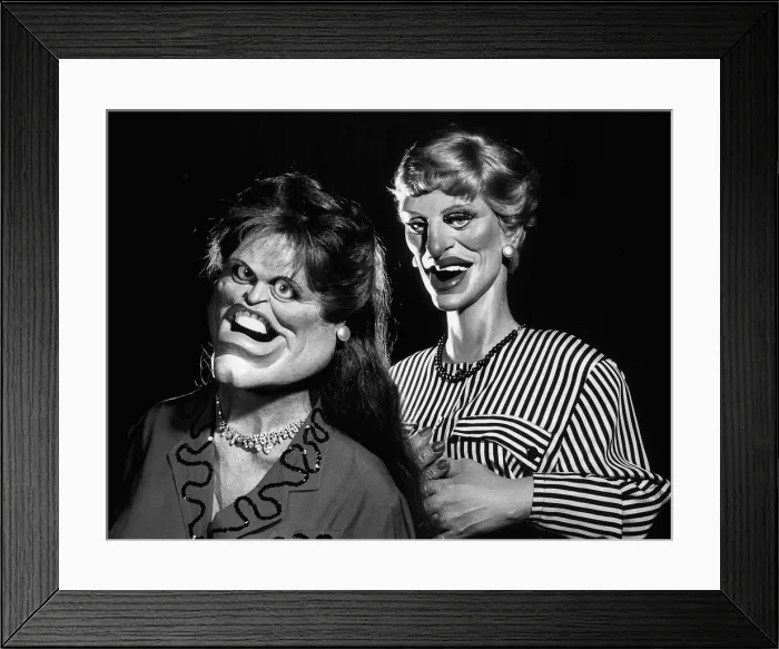 Framed Print : Spitting Image puppet of Duchess of York (L) and Princess Diana (R Framed Print : Spitting Image puppet of Duchess of York (L) and Princess Diana (R