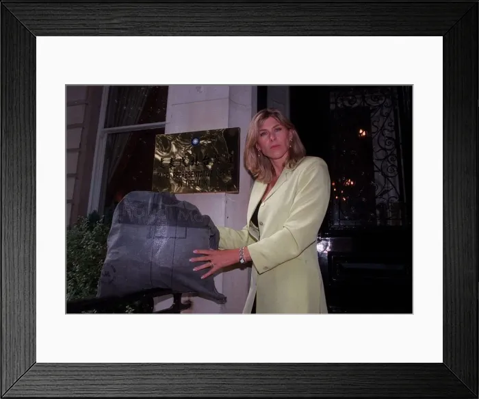 Framed Print : Sharron Davies TV PresenterSeptember 98 Outside the Taipei Representative office in