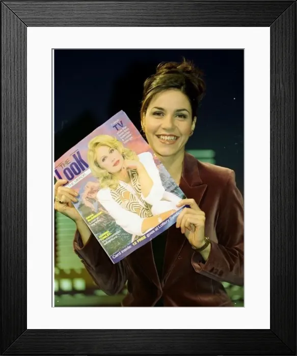: Tv Presenter Julia Bradbury November 1997 With her copy of the Mirrors Look magazine : Tv Presenter Julia Bradbury November 1997 With her copy of the Mirrors Look magazine