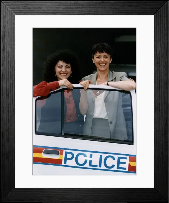 Framed Print : TV Programme The Bill Starring Kerry Peers And Mary Jo Randle On The Set Of The Bill Framed Print : TV Programme The Bill Starring Kerry Peers And Mary Jo Randle On The Set Of The Bill