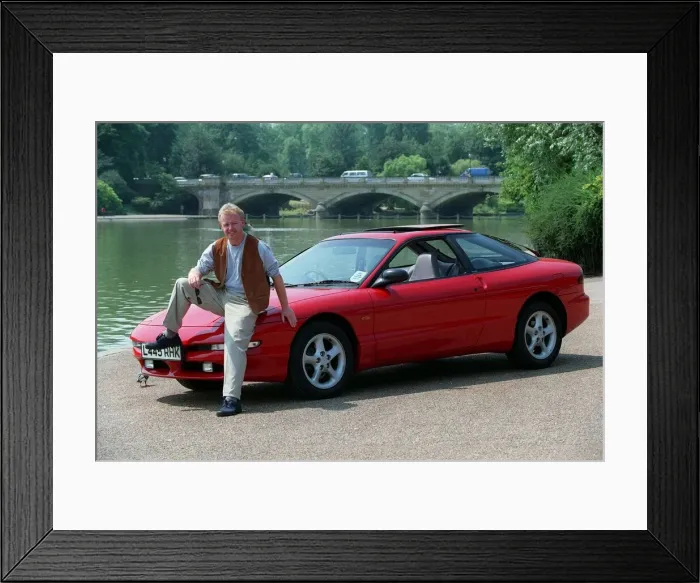 Framed Print : Les Dennis Comedian / TV Presenter December 97 Sitting on the bonnet of the new Ford Framed Print : Les Dennis Comedian / TV Presenter December 97 Sitting on the bonnet of the new Ford