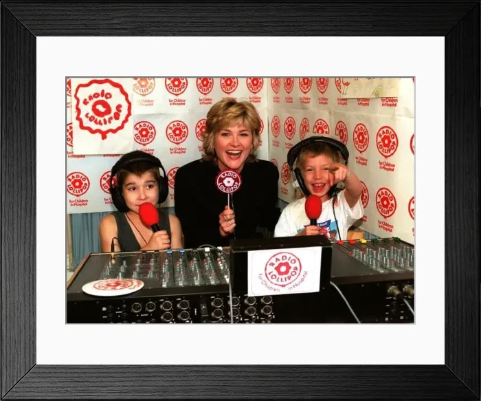  : TV PRESENTER ANTHEA TURNER HELPS RADIO LOLLIPOP OUT AT QUEEN ELIZABETH HOSPITAL HACKNEY
