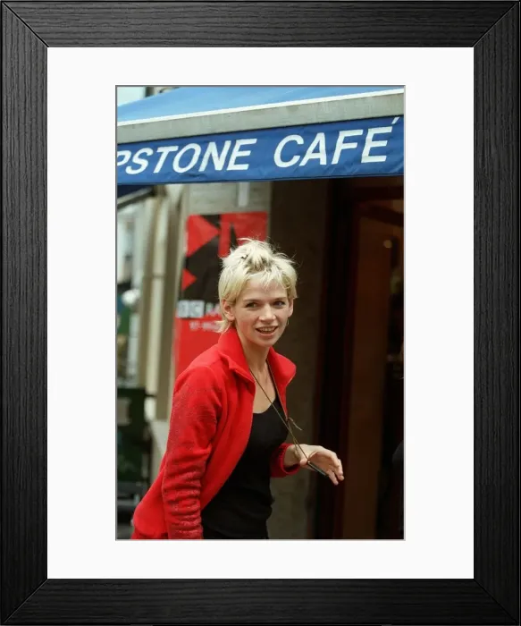 Framed Print : Zoe Ball Radio / TV Presenter September 98 Radio One presenter Framed Print : Zoe Ball Radio / TV Presenter September 98 Radio One presenter