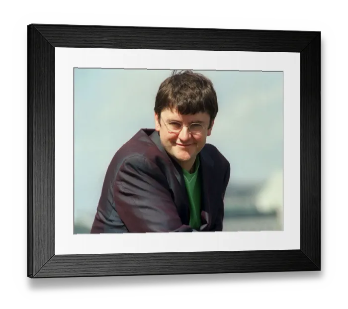 Framed Print : Joe Pasquale Comedian and TV Personality A©Mirrorpix