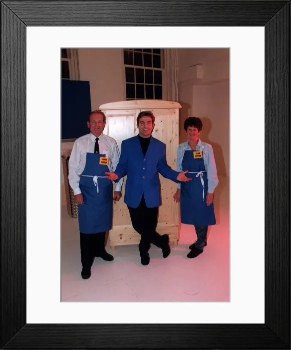 Framed Print : Bradley Walsh Comedian / TV Presenter May 98 With couples trying to put togeather Framed Print : Bradley Walsh Comedian / TV Presenter May 98 With couples trying to put togeather