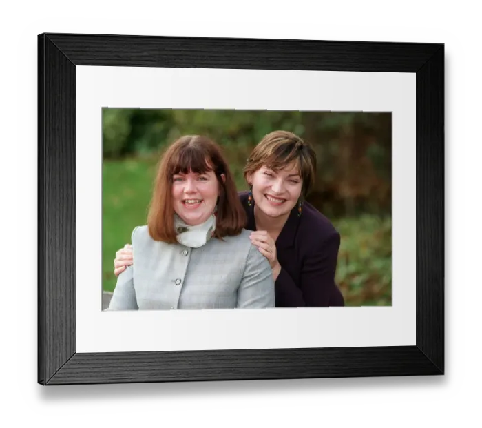 Framed Print : Lorraine Kelly TV Presenter May 98 GMTV presenter with Nicole Shashoua who works