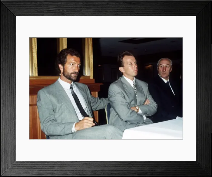Framed Print : Graeme Souness Glasgow Rangers Manager sitting at table with new signing Trevor Stevens Framed Print : Graeme Souness Glasgow Rangers Manager sitting at table with new signing Trevor Stevens