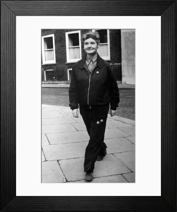 Framed Print : Pacifist campaigner Pat Arrowsmith after being released following her successful appeal Framed Print : Pacifist campaigner Pat Arrowsmith after being released following her successful appeal