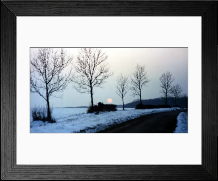 Framed Print : The mid-winter sun slowly sets on a Hertfordshire landscape