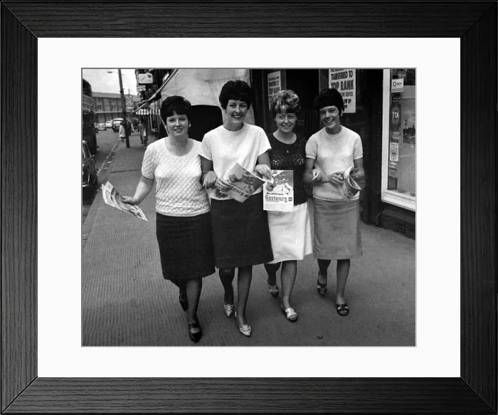 Framed Print : Four Blackburn girls get fixed up for a holiday. Linda Wilcock, Kay Ellison Framed Print : Four Blackburn girls get fixed up for a holiday. Linda Wilcock, Kay Ellison