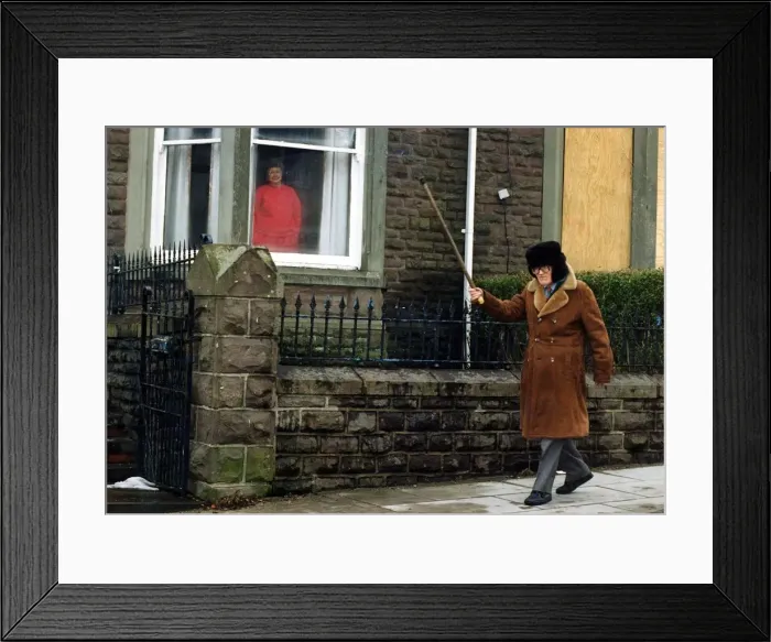 Framed Print : Home Sweet Home - Michael Foot soaks up the atmosphere of Morgan Street during his visit Framed Print : Home Sweet Home - Michael Foot soaks up the atmosphere of Morgan Street during his visit