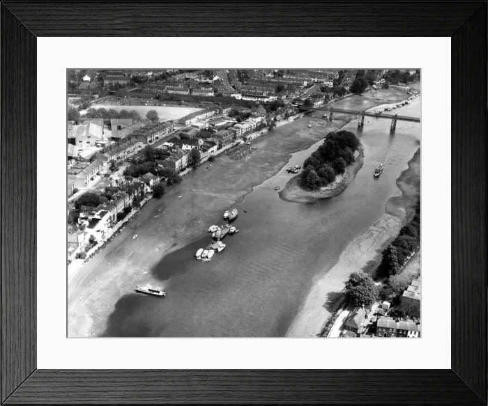 Framed Print : An effect of the drought in Briatin is seen in the low water level Framed Print : An effect of the drought in Briatin is seen in the low water level