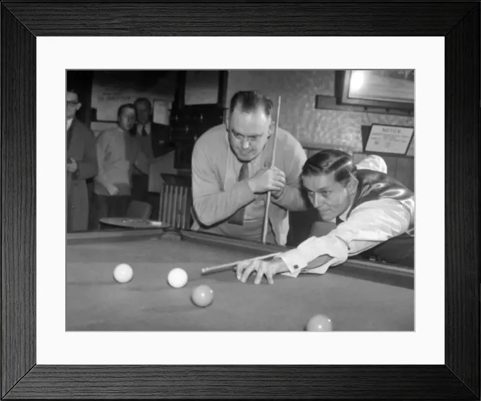 Framed Print : Men playing snooker at Aston Social Club Birmingham, Circa 1957 Framed Print : Men playing snooker at Aston Social Club Birmingham, Circa 1957